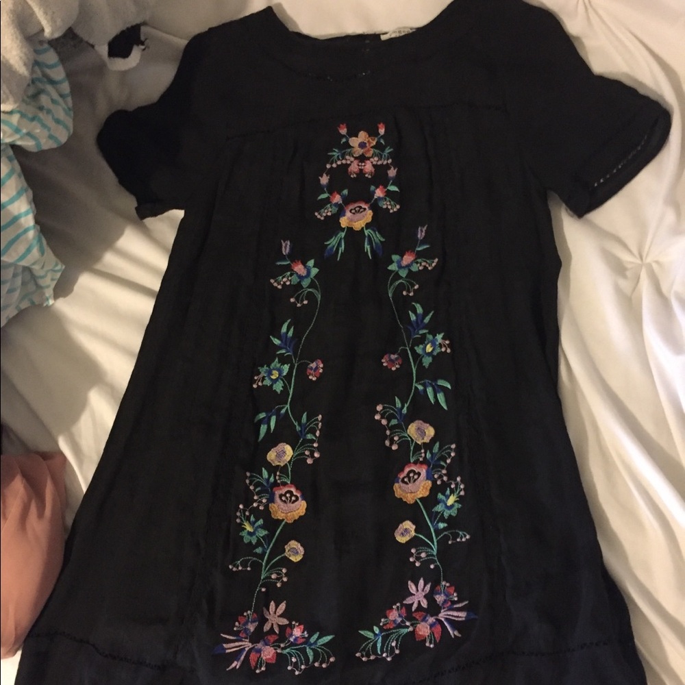 Black embroidery dress